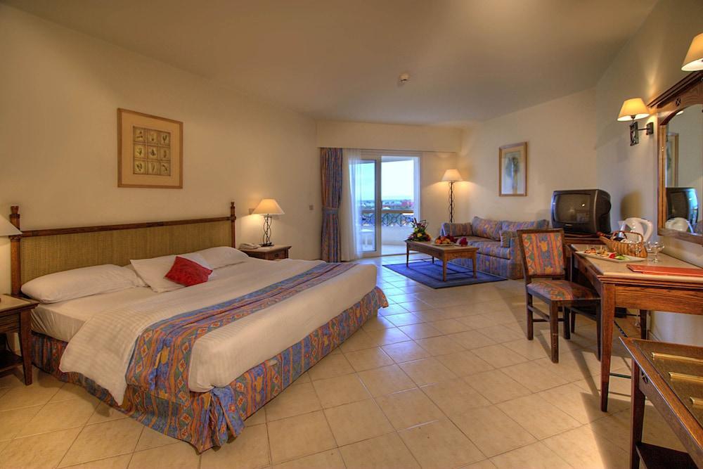 Aurora Oriental Resort Sharm El Sheikh Exterior foto A room at the Hilton Sharm El Sheikh