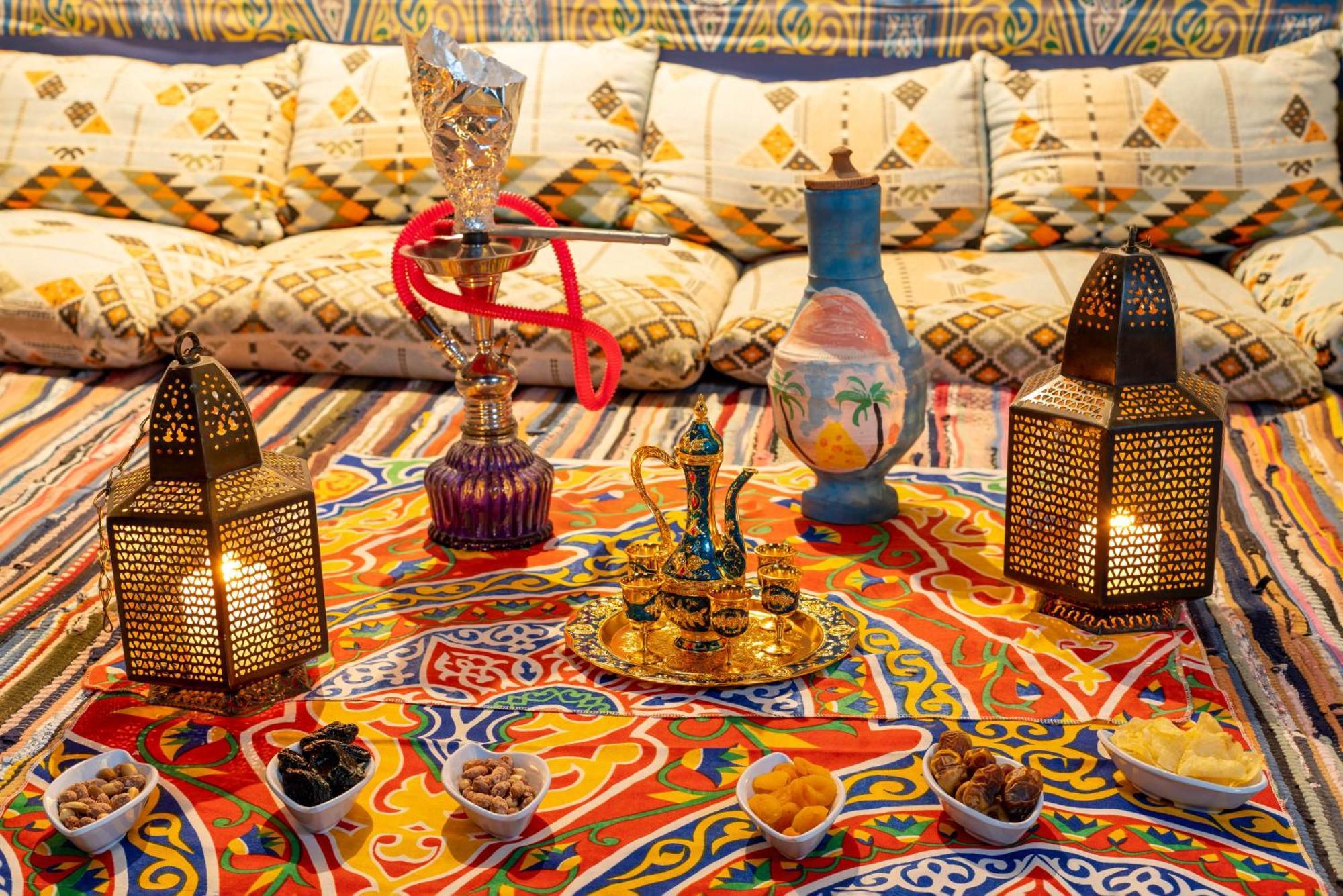 Aurora Oriental Resort Sharm El Sheikh Exterior foto A shisha in a Moroccan tent