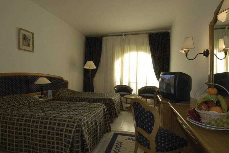 Aurora Oriental Resort Sharm El Sheikh Exterior foto A room at the hotel
